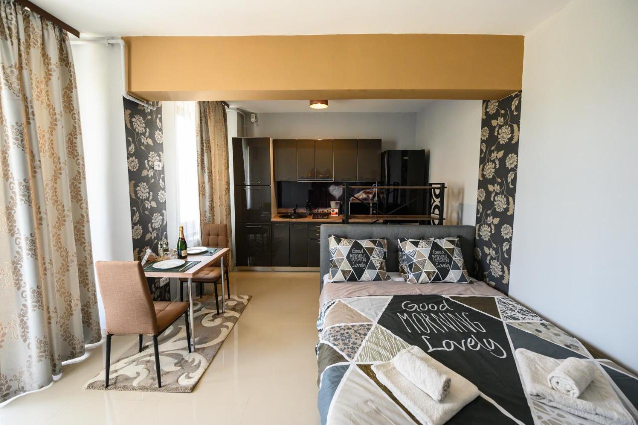 Ferienwohnung Beachside Studio Mamaia Nord Năvodari Exterior foto